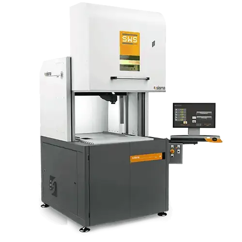 Máquina industrial con un exterior blanco y gris, con un panel de control y un monitor acoplados en el lado derecho, con la etiqueta "SWS" en la parte superior delantera.