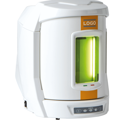 Esterilizador de laboratorio blanco y moderno con una ventana transparente iluminada en verde en el frente, panel de control en la base y una etiqueta naranja marcada "LOGO" en la parte superior.